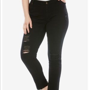Distressed Jean With Invisible Stretch